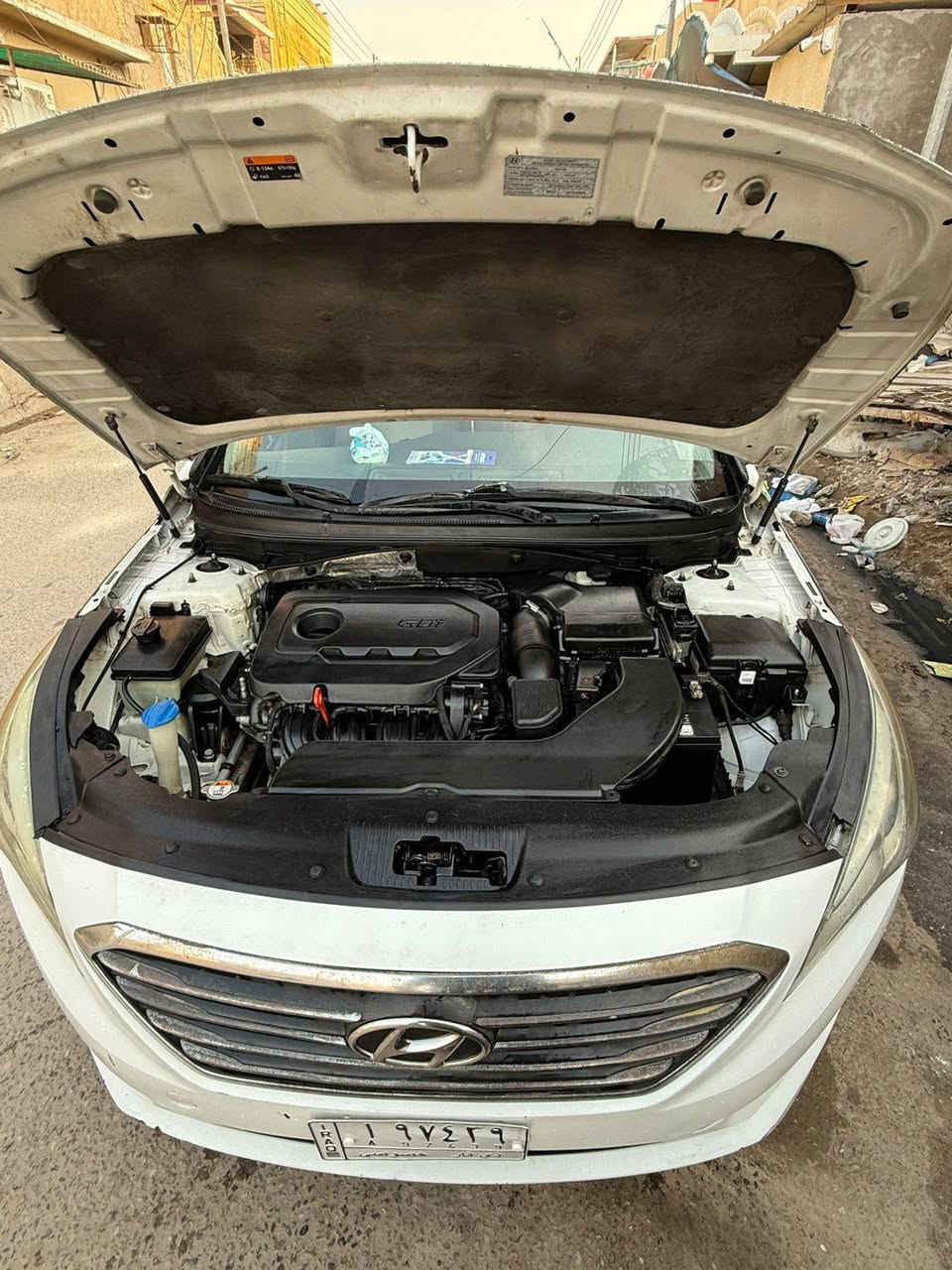 السلام عليكم سيارة سوناتا للبيع موديل 2015
وارد امريكي ضربه خفيفه بس بنيد وراجع بارد 
وبيها بارد جاملغ الامامي شبر كير محرك كفاله 
بعد اي نقص ما بيها للاستفسار الاتصال ع رقم 
***********
