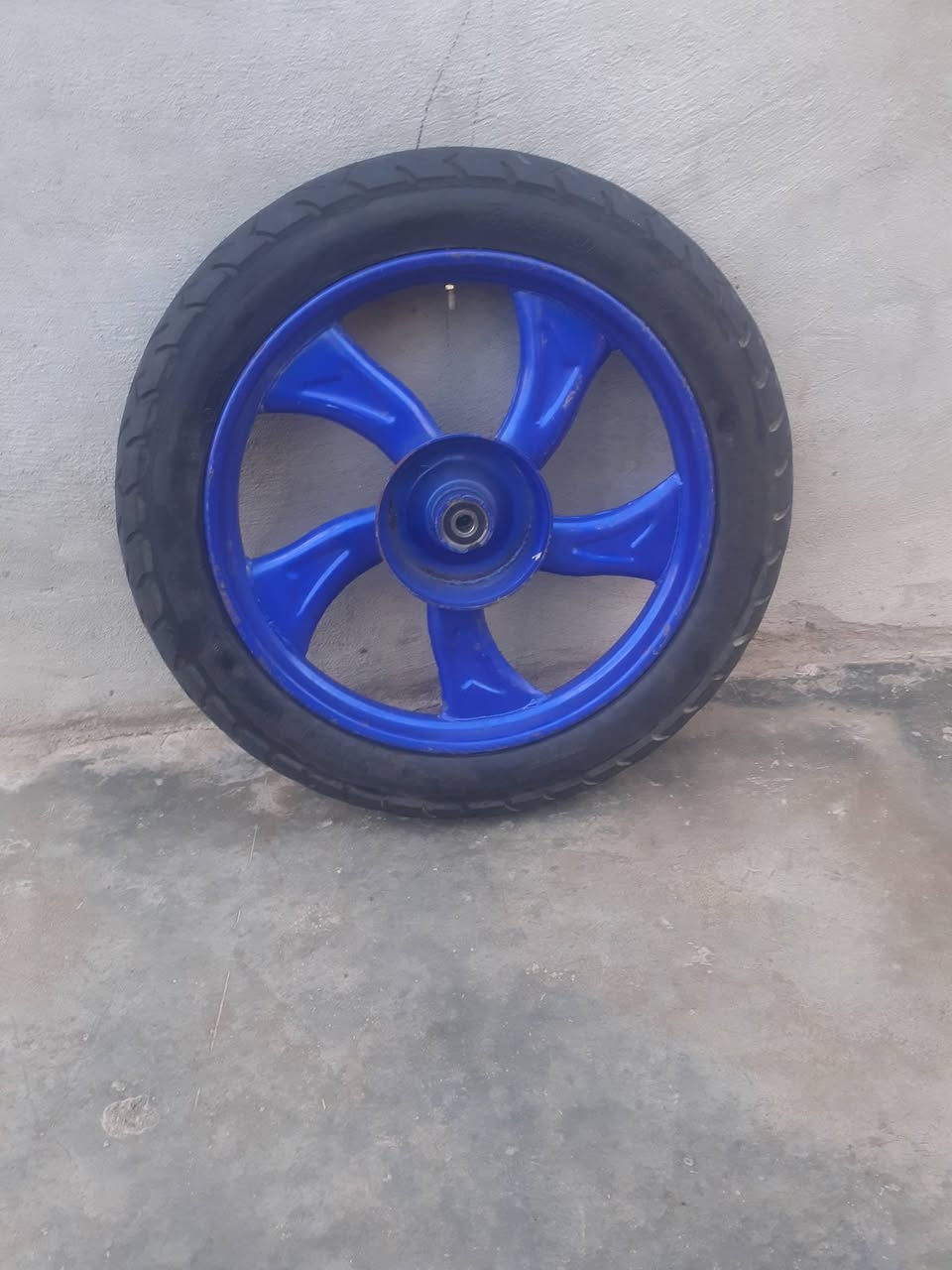 سلام عليكم ويل وتاير ستوتة أمامي للبيع السعر 25العنوان عروبة  *********** رقم موبيلي
