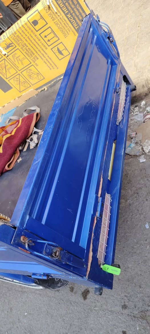 ستوته للبيع سنويه  مديل ٢٣ دراجه نظيفه بديه شخط مابي مكان ديوانيه
سعر مليونين و٦٠٠ وبيه مجال

***********
