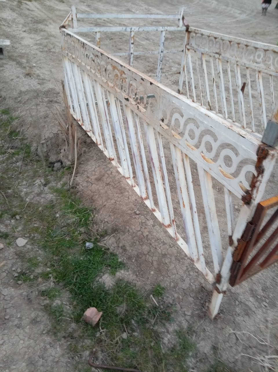 اسلام عليكم عندي محجر مال كيا بنكون البيع 7 جنكال المكان جسر سابع سعر١٧٥ وبي مجال رقم ***********
