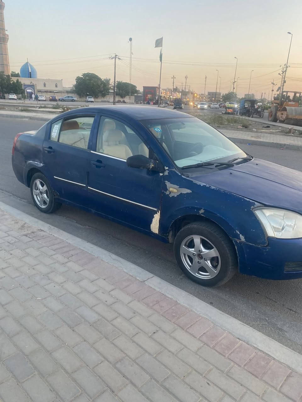 السلام عليكم عندي شيري اي 5 2010 ما بيهة ضربة فقط جراد بسيط
محرك وكير مكفولات 
رقم بغداد دولي بإسمي سنوية وهزة ورقم جدد
صدر امامي خلفي نضيف
غرفتها نضيفة اريدها ب24 وبيهة مجال مكاني بغداد حي الجهاد ***********
