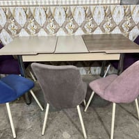 ميز • ٥ كراسي