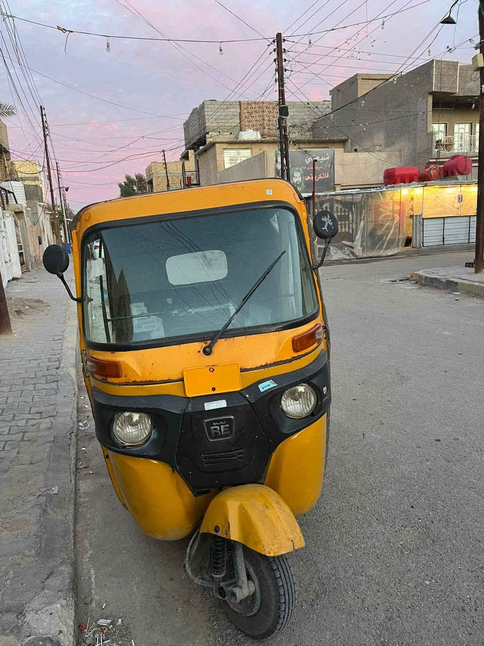 السلام عليكم عيوني تكتك للبيع موديل 2019 شهر 9 مكينه ضمان من التنقيص والتبخير تفحص ترايك وين ميعجبك بيها نواقص بسيطة أمانة الله التكتك مال جناي محتاج واريد ابيع  بيها طخات بسيطة والباقي مكفول تجي وتشوف بعينك تكتك اوراق المصطفى مكاني بغداد حسينية الراشدية سعرها 4250 وبيها مجال بسيط 
للتواصل ***********
