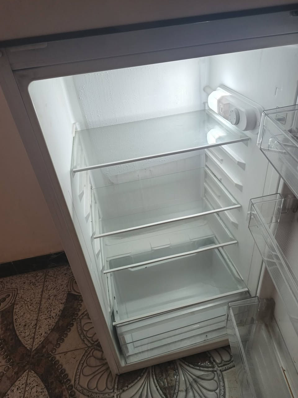 ثلاجه للبيع سعر 175 مكاني الحسينيه استفسار 
***********
