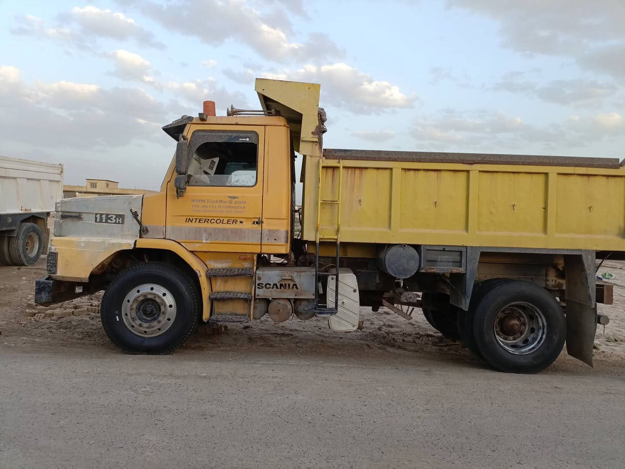 السلام عليكم شباب سكانيا للبيع مكينه 12:30 دشبول عادي تخنتاير رقم بغداد ***********
