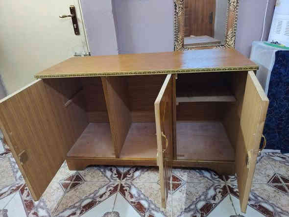 بوفيه تزكام نضيفه متر ونص في ستين
مكاني الشعب
***********
السعر 100
