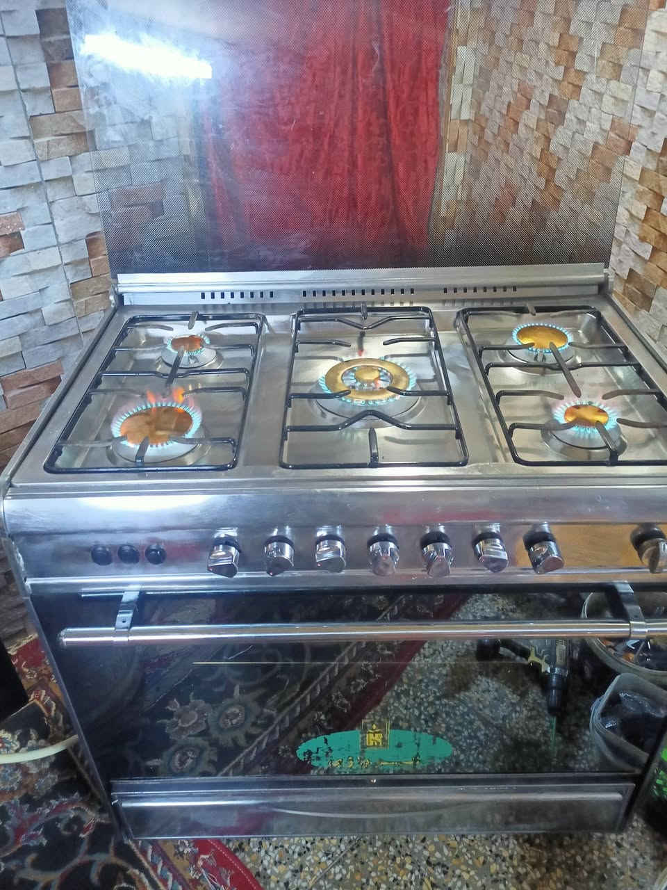 طباخ يونفرسال المصري الباب الأول الفرن فوق وجوه يشتغل سوه مع طباخ أربع عيون مصري باب اول للاستفسار ***********
