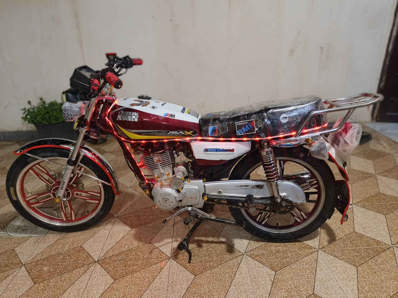 ♦1-السلام عليكم ايراني سيفان  موديل (2022) س550 اوراقه كامله 

♦2- موطور 150cc دراجه على وضع بلاد  محرك بلادي نص نكر📍

♦3- دراجه كلشي بيه شغال كهربائية هندر صلف مزوده  كلجات رياضي نشره ام ريومت ما ممدود عليه صبنه

♦3- خرسه ما بيه صوت نكره بكل وقت  شلعه معدل موطور صاروخ 

♦4- سوي نفسك لوتي او غشيم لا اطب لين مال جنايه كلش نضيف يجيب وياك 100 مصلح  📍

♦5- السعر((550)) بيه مجال او مرواس شعندك تعال خاص 📍

      🏠مكاني الفلوجه🏠


**إذا كنت صاحب هذا الإعلان وتريد حذفه لأي سبب، رجاءا أرسل رسالة إلى الدعم الفني**