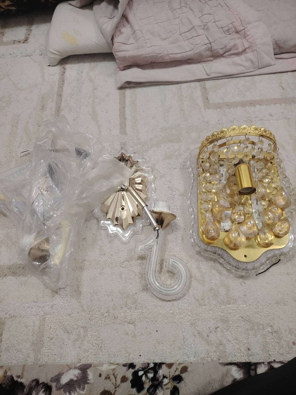 *********** 
سلام عليكم
متاح مجموعة غراض
وايرات انواع مختلف مال بناء و تأسيس و ساحبه و دوش تلفون و مربعات دكت خشب 35 في 35
و كلوبات و انارة سقف ثانوي حجم 60 في 60 ابو ديكور
و كونتكترات
عندي لفه كامل واير ممفتوح غراض عندي خير من الله
يريد يتصل اسعار مناسب
عندي وايرات كيزر
و عندي هيتر واير كل شي موجود اتصل على رقمي
عندي ثريات
