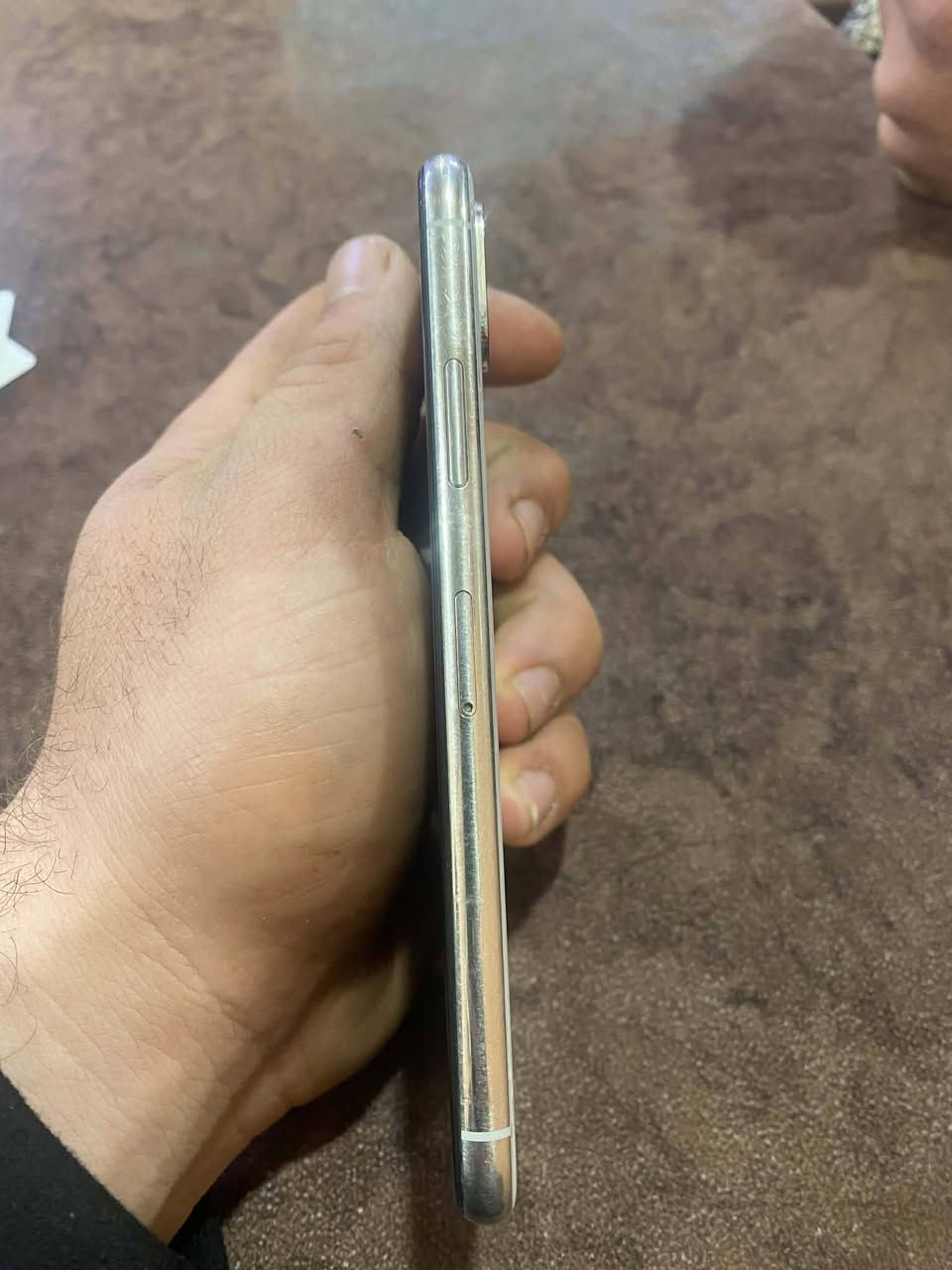 الايفون مكسور ضهرة فقط السعر ١٣٠
سامسونك a71 سعرة ١٢٠ الف 
مكاني موصل برطلة  
 ***********
