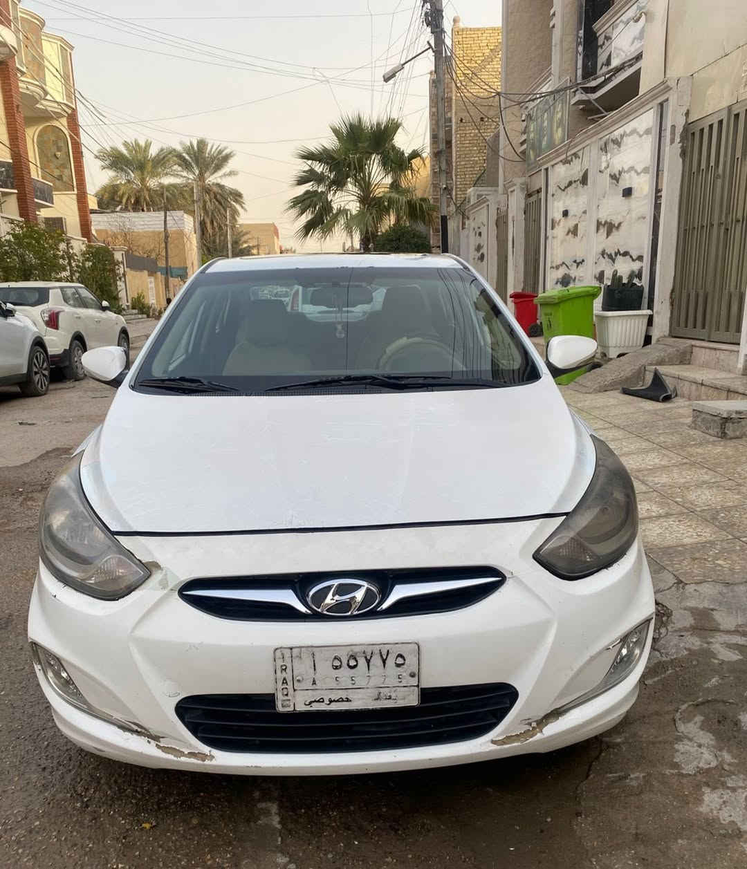 سلام عليكم سياره أكسنت موديل 2012 /سياره خير من يم الله (سونو موجود ضربتها قبق البانزين) سياره تدفئه تبريد خير من الله  حداديه تخم تاير كله جديد دواخل حلوه سعر ٩٩ وبيها مجال العنوان(بغداد الشعب ) مامتوفر بل فيس رقم ***********
