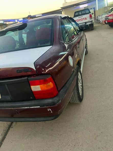 اوبل فكترا
موديل 1991
محرك 2000
كير عادي 
السيارة جاهزة و معمره من جميع الخياسات 
السعر 26 وبي مجال و ترهم نقد او أقساط 
للاتصال ***********
