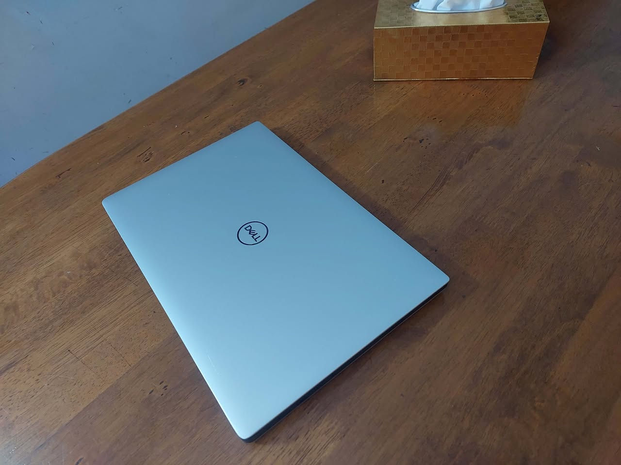 السلام عليكم ...لابتوب سوبر سلم  بلون وشكل مميز جدا  ماركة DELL ..معالج نوع HQ من اقوى فئات المعالجات كور اي 7 الجيل السادس..هارد نوع SSD M2 ( اسرع انواع الهاردات ) ..كرتين شاشة  خارجي منفصل نيفيدا حجم 4  كيكا منفصل  مع كرت داخلي ...رام نوع DDR4  بحجم 12 كيكا  .. شاشة نوع IPS مضادة للانعكاس الوان طبيعية بحجم 15.6 ... كيبورد ضوئي ثلجي..من الفئات العالية من DELL ...  ملائم للبرامج الهندسية والتصميم والالعاب وغيرها ..مكانه بغداد السعر 390  للاستفسار الاتصال *********** او *********** (واتس )
