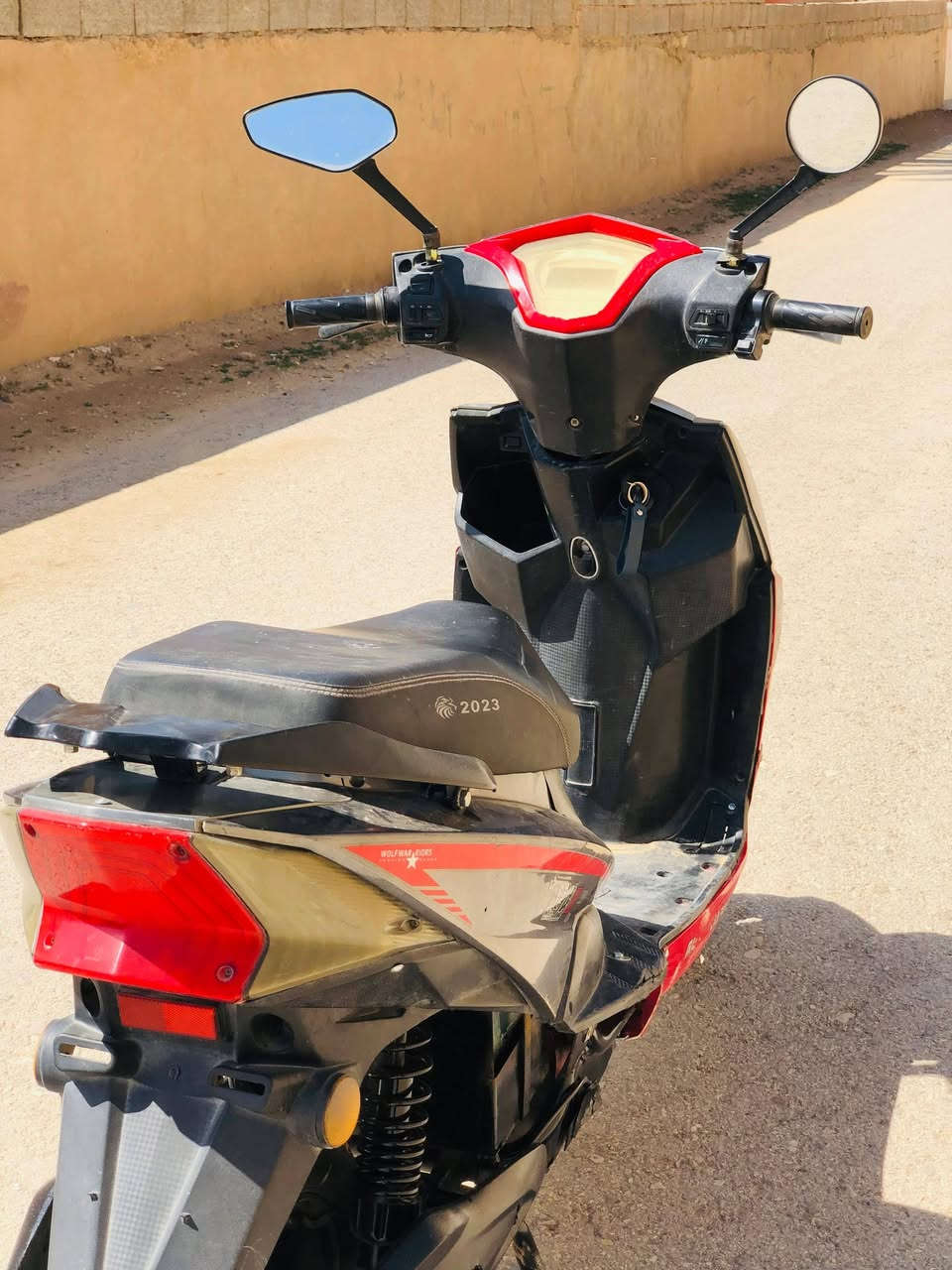 ماطور شحن للبيع 400 بطاريات على الفحص كهربائيات كلها شغاله
***********
