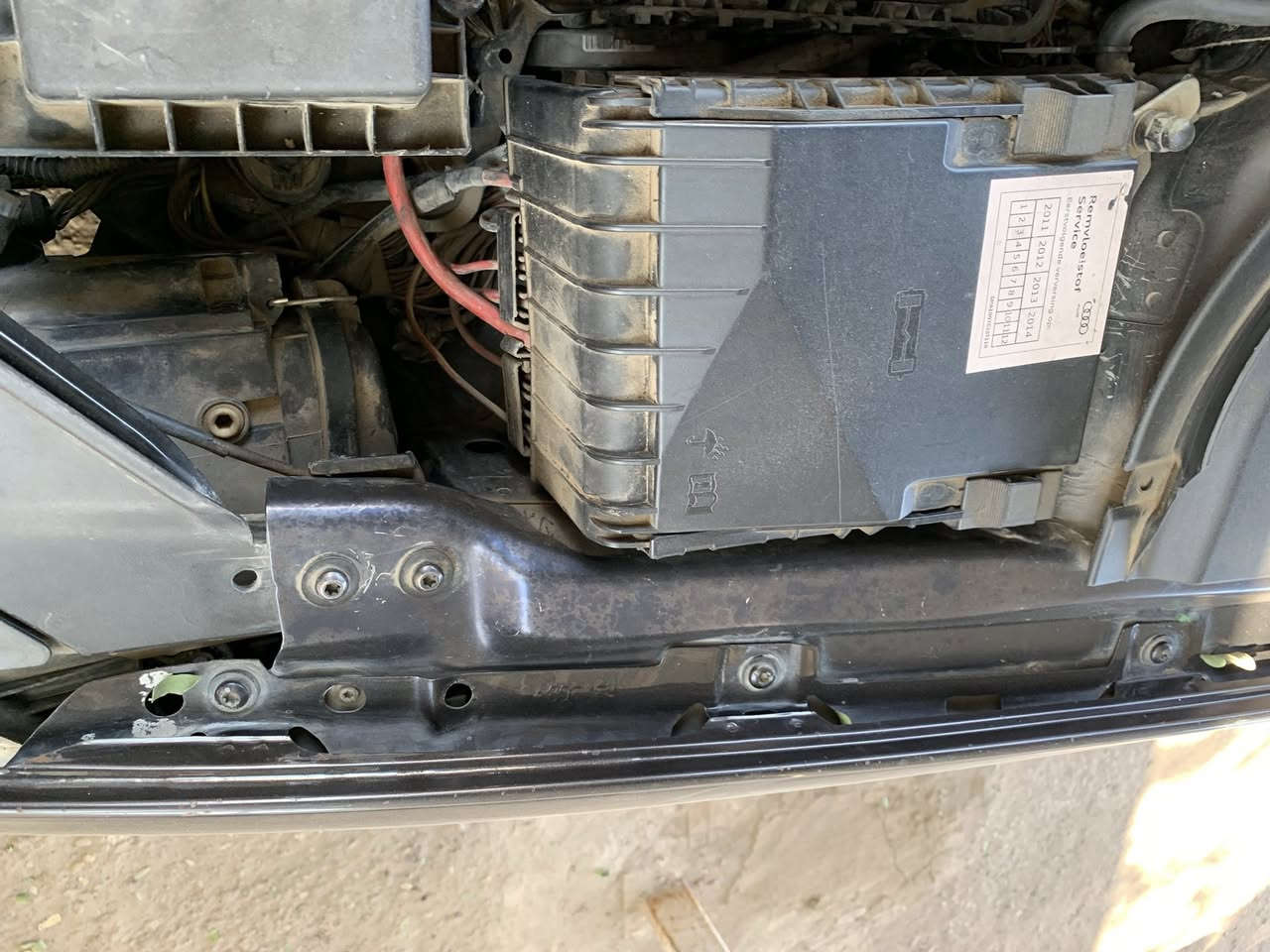 السلام عليكم كولف باسات موديل 2010وراد خليجي مكفوله من الضربه بيها معجون اثر شخوط الباب وره السايق تقريبا ربع الباب محرك 2000 تيربو المرغوب كشنات تدفئه كهرباء ثلاث انضمت قياده كروز سرعه تحكم ستيرن شاشه بلاديه جبيره رادار خلفي +حساسات امامي خلفي سياره بصمه مري شفط سلايد روف اشاير مري سايد بريك بصمه سعر ٧٥ وبيها مجال ***********سنويه باسمي رقم سليمانيه تحويل مباشر
