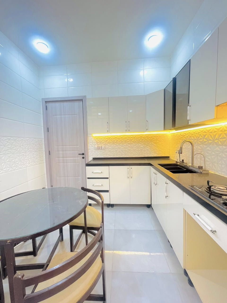 سلام 🙋‍♂️
#دار_مساحه_130 _م مربعه

مؤثث ويباع مع الأثاث 
السطح مطبك شتايكر 
المشتري يجيب غراضه ويكعد جاهز 

طابو زراعي سند ٢٥ صرف

النجف #ملحق ميسان خلف سكله الكرعاوي 
السعر  رد تلقائي
بناء ممتاز 
بناء ممتاز 

درجه اولى ) 
 ***********
