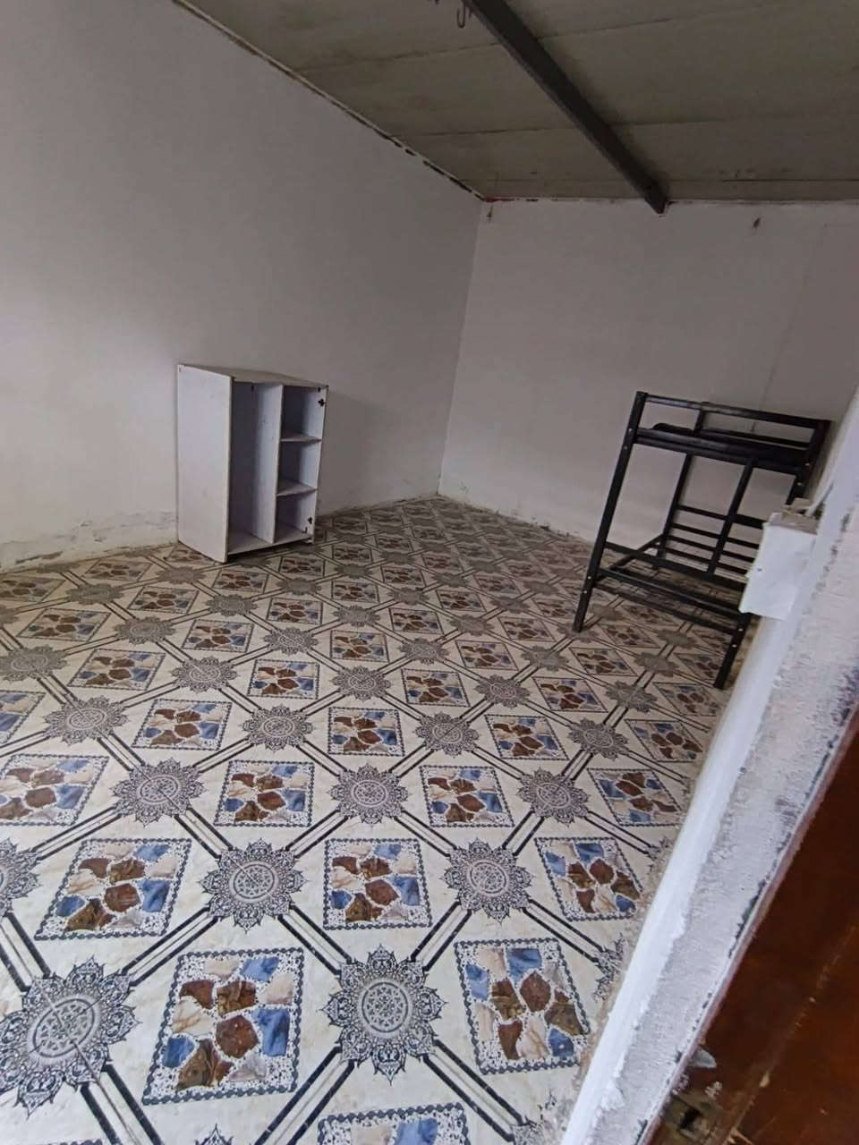 السلام عليكم
بيت تجاوز للبيع مساحه 90 متر واجهه 6 نزال 15
العنوان عمارات سعيده للاستفسار الاتصال
***********
