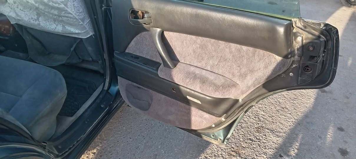 السلام عليكم بطه للبيع مكفوله كص ونقل جثه وتحويل وحادث قوي مكينه وكير 2500 ديلكو نضاف حداديه وجعمقه جديده غرفه نضيفه تخم تاير كهربائيات كله جديده السياره مكان السياره كوفه السعر 41 وبيه مجال قليل ***********
