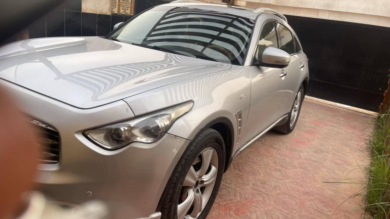سلام عليكم انفنتي 2009 fx35 خليجي السياره كفاله فقط دعاميات مصبوغه كهربائيات تبريد ثلج حداديه جديده مكينه 3500سته سلندر كير مكينه نضيفات رقم انجليزي اربيل بأسمي السياره جاهزه ماتخسر عليهه ربع دينار مقاعد خزن ميموري دواخل نضيفه السعر 114بيهه مجال شراي اتصل على الرقم***********
