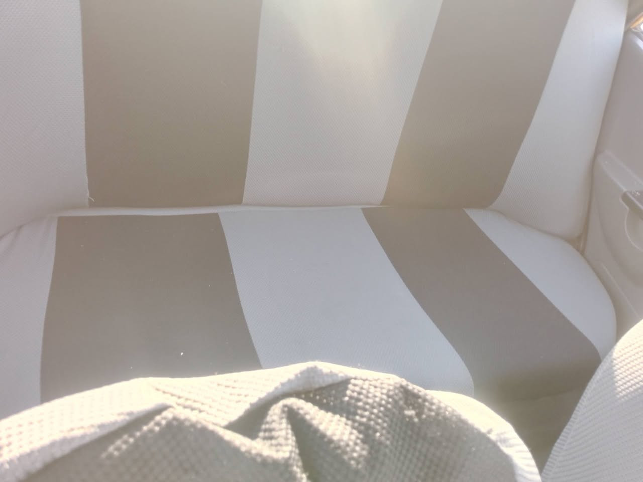 سلام عليكم سياره موديل 2015 مكينه وكير كفاله بيها شاصي معمر قليل سعر 30وبيها مجال عنوان بغداد مدينه الصدر رقم ***********
