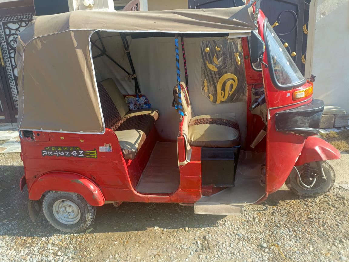 سلام عليكم تك توك للبيع لون احمر نظيفه  حلوه كاعده من محرك من كير من كلشي من تخم تاير  ومن كلشي مكفوله المكان صلاح الدين قظاء الدجيل   الاستفسار على رقم الهاتف او مراسله على خاص ***********
