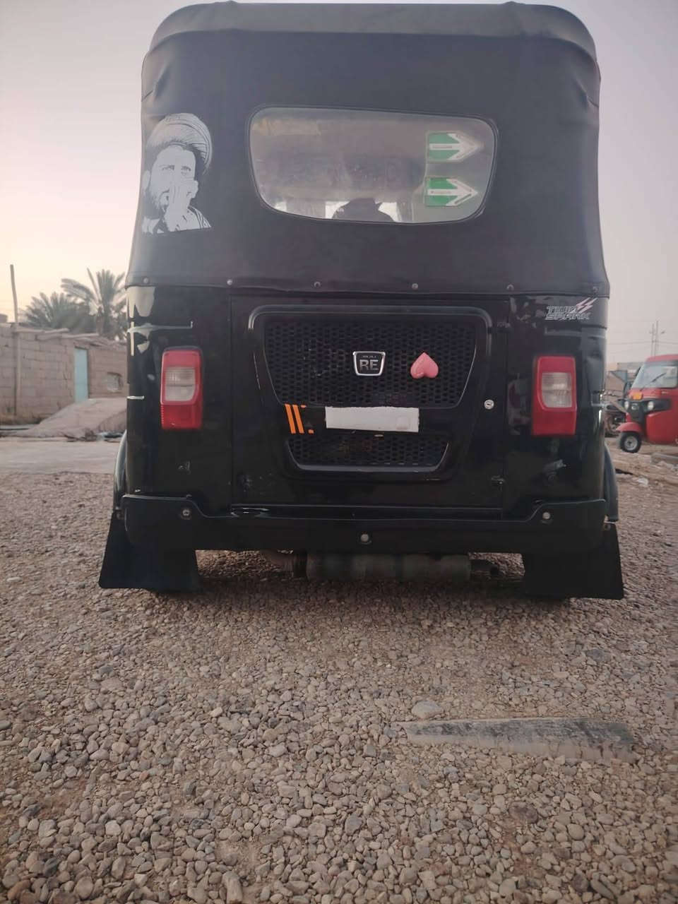 السلام عليكم
تكتك كفاله محرك وكشر بس بيهه ضربه بلغد شبر وراجع بارد بدون صبغ  موديل ٢٢ شهر ال١٠ للبيع رقم انكليزي ثاني يوم احولك  سعر خاص او اتصل وبيك خير وتدلل  ***********
