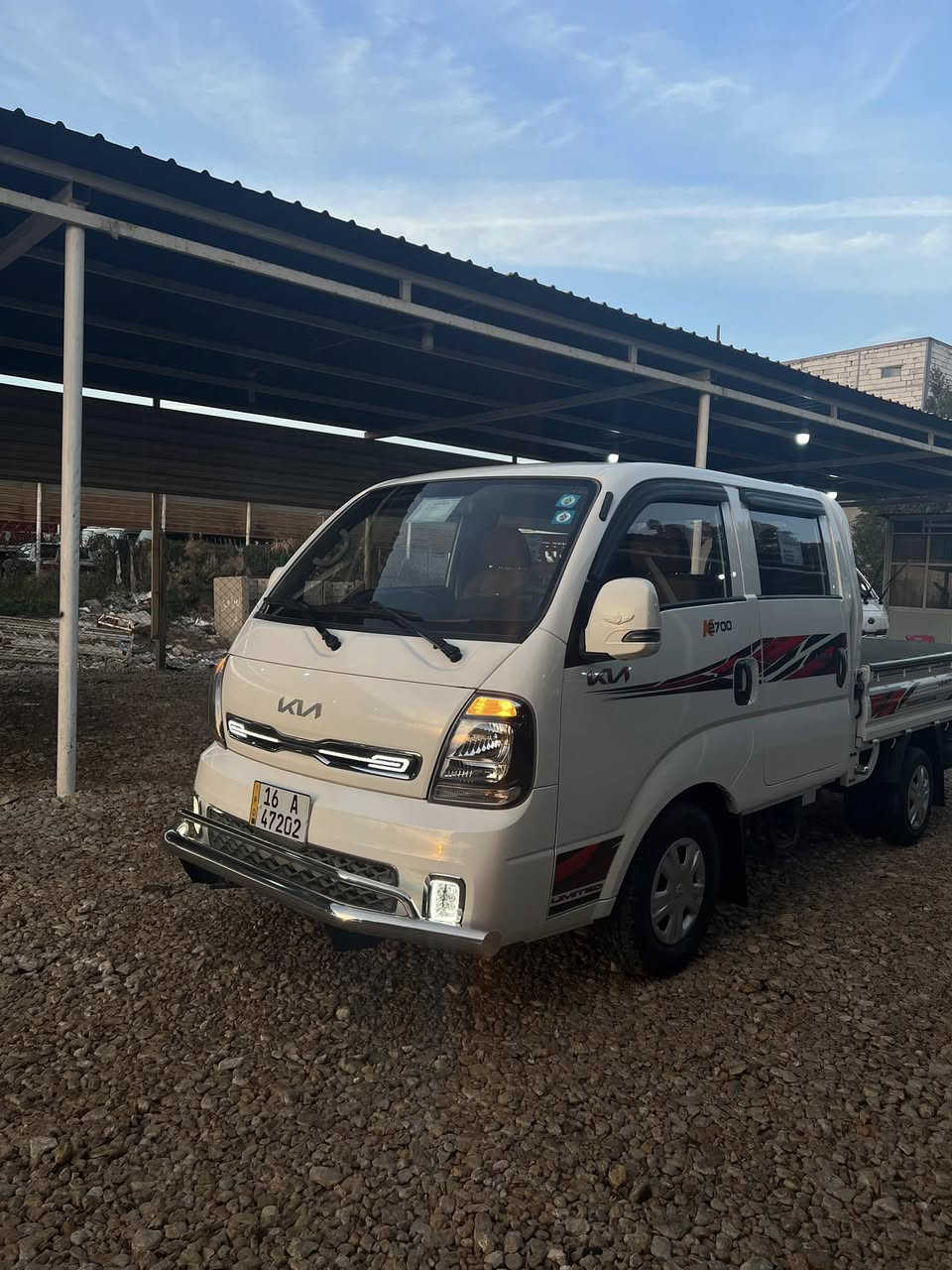 كيا دبل 2024 رقم قادسيه انكليزي مكفوله كفاله عامه جديده  ماشيه 100
السعر 177 وبيه مجال 
***********
