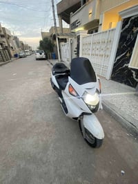 دراجه سلفر ٦٠٠ بيه صوت بل محرك شغاله وجاهزه من كلشي بس درتله دهن زايد ...