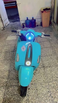 دراجه مني ياباني سرعتها 120 كفرات ختم واحد 400 وبيها مجال عنواني بالشع...