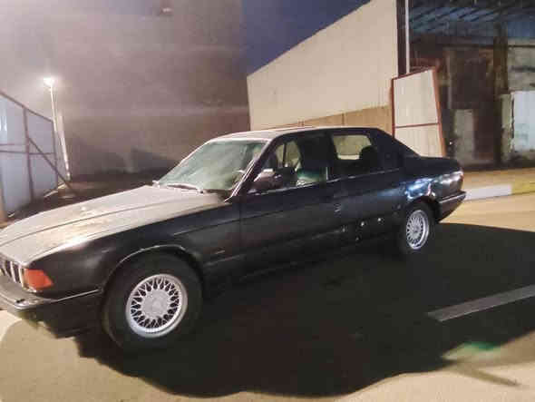 سلام عليكم bmw موديل 92 730 مشدود عليه كير ومحرك 35 6 سلندر
صدر امامي وخلفي جديد 

باتري جديد 

تخم تاير جديد 

ويل خليه 

المحرك صار اسبوعين مسويله ادامه  

كير جديد 

تبريد شغال بس نقصه مروحه 

سلايد شغال بس يحتاج ادامه 
سيارة بسمي تحويل شوكت متريد 
رقم بغداد مشروع وطني 
مكانه بغداد حي البساتين 

السياره تحتاج ترتيب والسعر 35وبيهه مجال للطيبين  للاستفسار ***********
