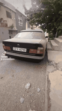 السلام عليكم 
بي ام BMW
البيع موديل 1991محدث 95
محرك 525 عدل 
بلاد اوتماتيك 
سياره فول موصفات 
اربعه جام كهرباي سلايت  كشن جلد دبل ارباك 
دبل جكمكه تحديد سرعه 
رقم سنويه وهزه  كله جديد وكاله بسمي شرط التحويل 
رقم اربيل 
التبريد نقصه بس رديتر 
مكاني السليمانيه 
السعر 69$وبي مجال حك الجيه 
السياره مكفوله بدون 
 حدث وبدون خيسات 
مامتوجد على الفيس. الشراي يتصل 
***********
