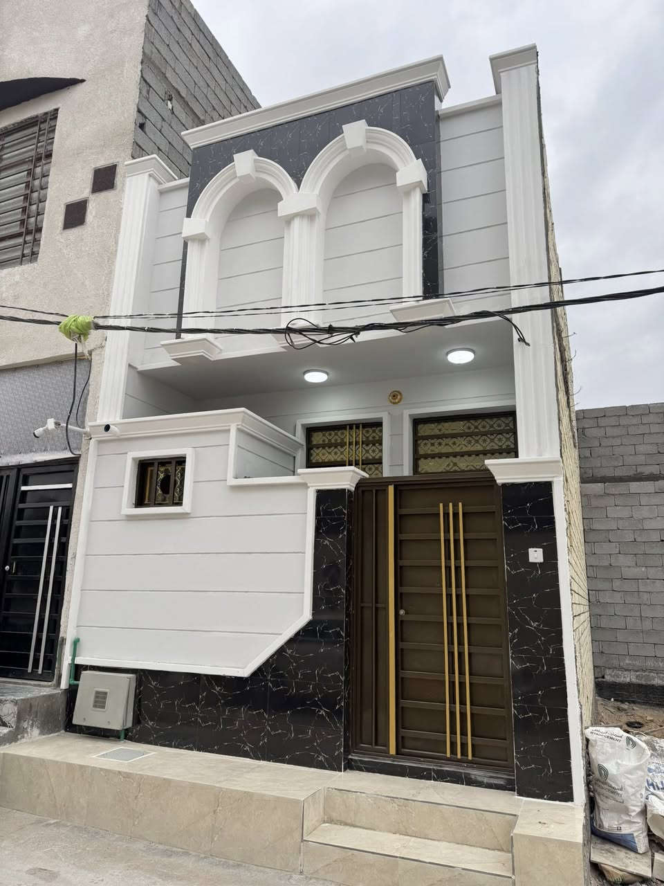 دار للبيـــــــــــــــــــع طابوك جمهوري
مساحه 50م طابق وطابوك جمهوري 
ملحق حي الأخلاص حولي ابو مهدي المهندس
طابو زراعي سند 25اقرار محكمه
جميع الخدمات متوفره 
***********
***********
واتساب
