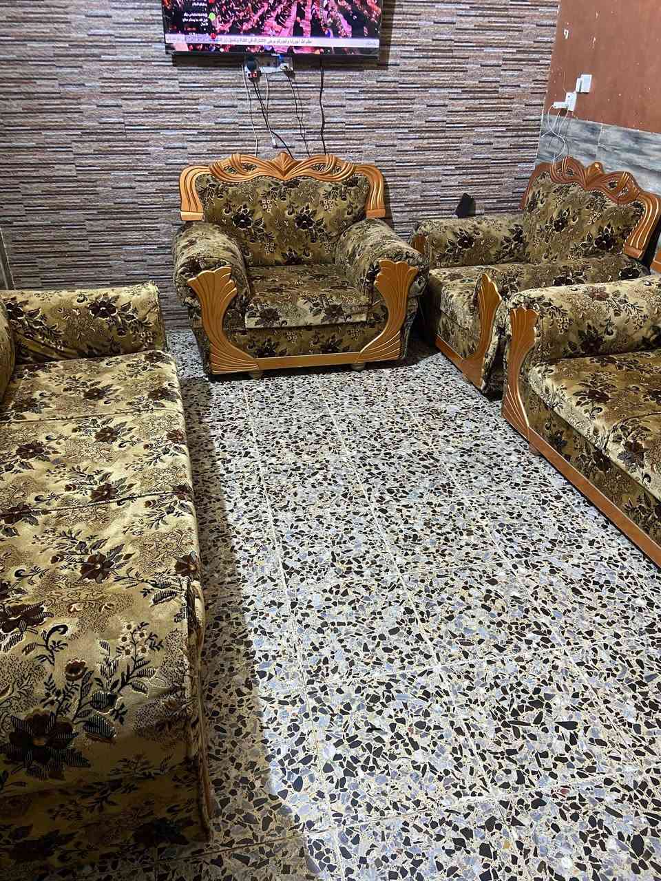 للبيع تخم عشر مقاعد نظيف مال بيت (***********) بغداد الشعله
