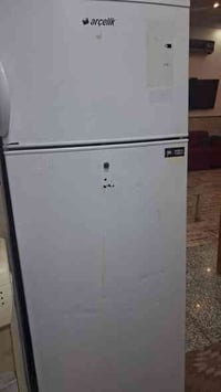 ثلاجه للبيع يرادلها فقط ماطور والباقي ع فحص. ٠٧٨٧٤٨٩٤١٦٢