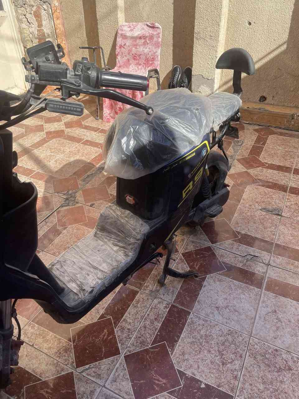 أر ٩ للبيع نضيفه خمس بطاريات ملف ٢٠٠٠ سرعه ١٠٩ بصمه تشغيل عن بعد كارت تشغيل نضام بارك رايده ٣٨٥ الاستفسار ***********
