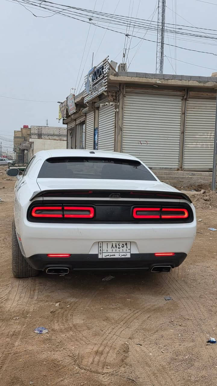 لون ابيض جاملغ بنيد باقي كفاله موديل 19 8سلندر رقم *********** البصرة, العراق
