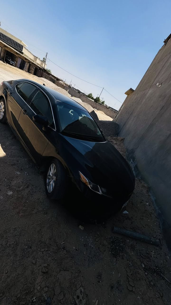 السلام عليكم كامري موديل2020لبيعً السياره خير من الله رقم بغداد وارد امريكي معروضه 155بيه مجال استفسار ***********/***********
