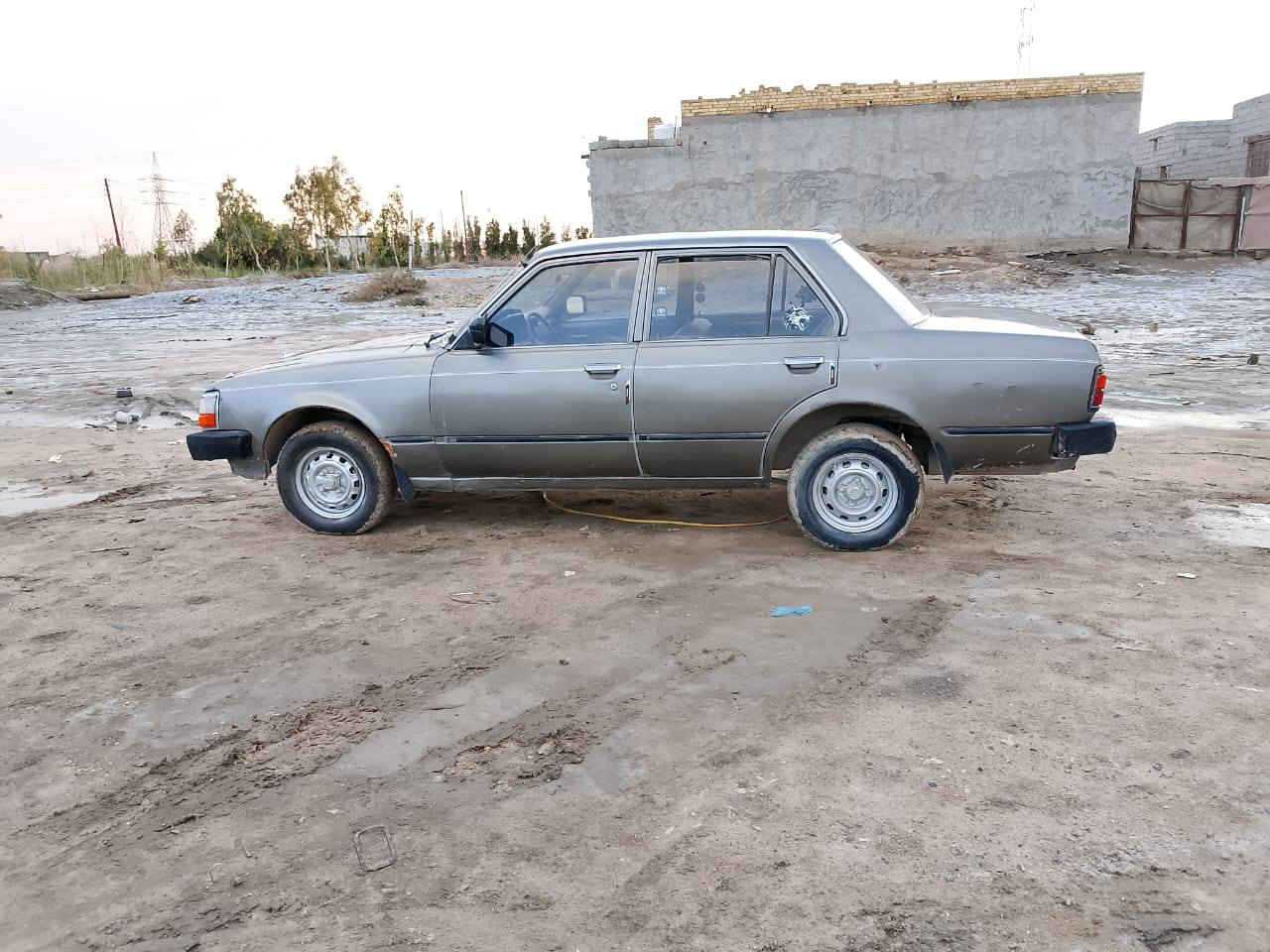 كرونا موديل 82 رقم انكليزي سنويه لغاية 30 راعيها ناصرية شرط مداور ثاني يوم محرك وكير شرط الفحص سياره مرتبه وجاهزه وترايك وين ما تريد 
تبريد وي السويج 
سياره حداديه فول كهربائيات كلها شغاله اشاير بك لايت دشبول كله شغال 
بلاد 
سعر نهائي 30
عنوان ناصرية داخل المركز 
***********
