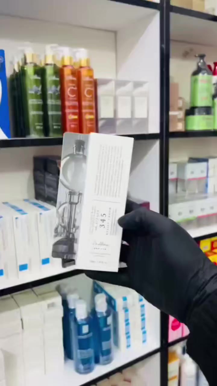 Dr. Althea 345 Relief Cream كريم دكتور الثيا
كريم د. ألتيا 345 ريليف🔥 هو مرطب لطيف ومرطب مصمم لتهدئة🩵 وحماية البشرة الحساسة أو المتهيجة❄️❄️. تم تركيب هذا الكريم بمستخلص سنتيلا اسياتيكا الذي يساعد على تهدئة الاحمرار والالتهابات، بينما يضمن ملمسه الخفيف امتصاصاً سريعاً دون ترك أي بقايا دهنية. يحتوي المنتج أيضاً على مزيج❄️🩵 من المستخلصات النباتية لتوفير ترطيب طويل الأمد وتقوية حاجز البشرة الطبيعي.🌸
مثالي للاستخدام اليومي، حيث يعزز مرونة البشرة، ويقلل من الجفاف، ويعزز بشرة أكثر صحة وإشراقاً

طريقة الاستخدام .. بعد غسل البشرة تضع كمية مناسبة وتوزع على كل البشرة صباحا ومساء

🎀 الجمال مو بس شكل، هو اهتمام 🎀
#عناية_يومية #جمال_طبيعي #منتجات_عناية #روتين_العناية #عناية_بالبشرة #عناية_بالشعر #اكسبلور


**إذا كنت صاحب هذا الإعلان وتريد حذفه لأي سبب، رجاءا أرسل رسالة إلى الدعم الفني**