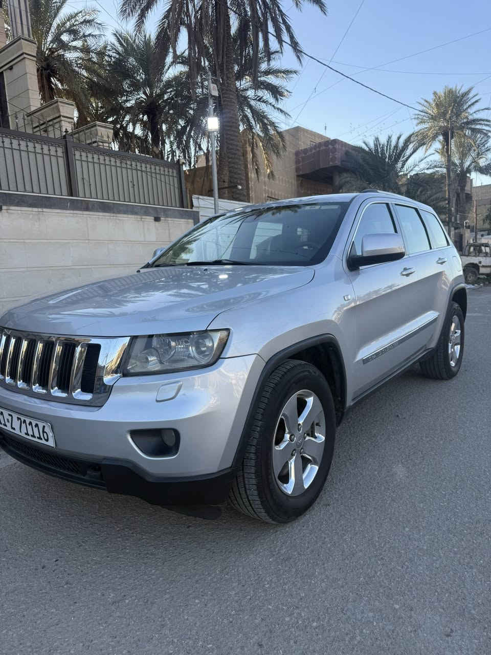 السلام عليكم جيب شيروكي كراند موديل 2011 خليجي السيارة بيهة صبغ جاملغين  و بنيد فقط اثر بطش  بدون حادث فقط صبغ بدون معجون السيارة فول مواصفات ماوس فور ويل بصمة السيارة رقم بغداد مشروع وطني الرقم الجديد اب اسمي مكان بغداد رقم الهاتف ***********
