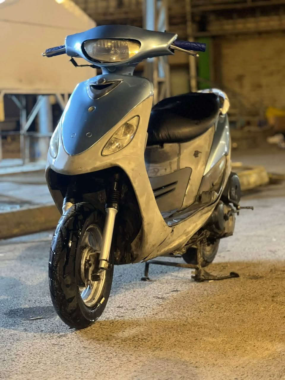 دراجا كلشي ما بيها كلها شغلا ما مفتوحا بلاد رايده ب650وبيها مجال حك جيه مكاني جزائر موجود وتساب ***********
