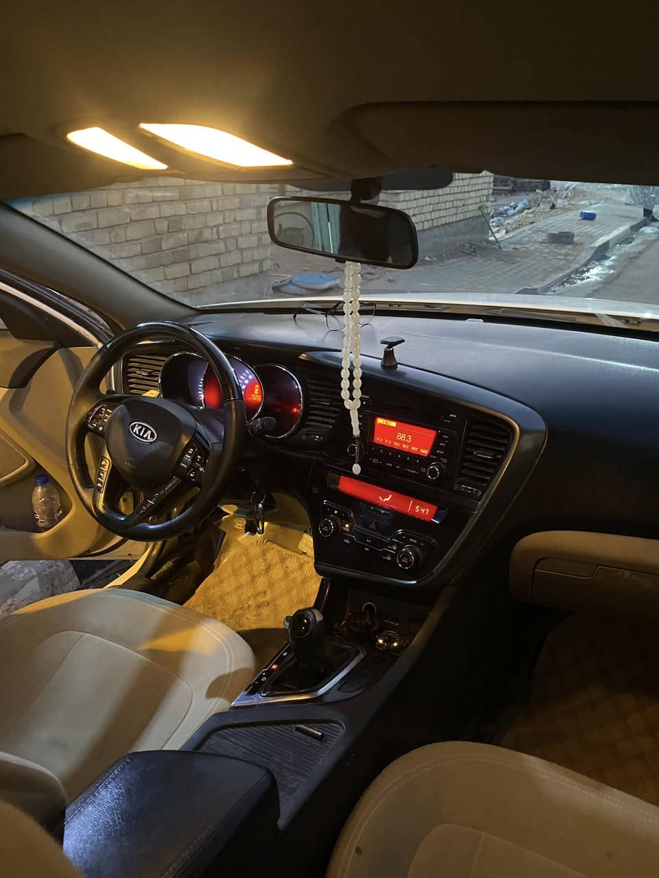 السلام عليكم سيارة اوبتيما موديل 2011خليجي 
مكينه 2000دوش تدفئه تبريد كير ومحرك خير من الله
حداديه نص عمر رقم اشبه بل مميز رباعي سعر المطلوب 130 وبيه مجال حق الجيه الاستفسار الاتصال بل رقم 
***********
