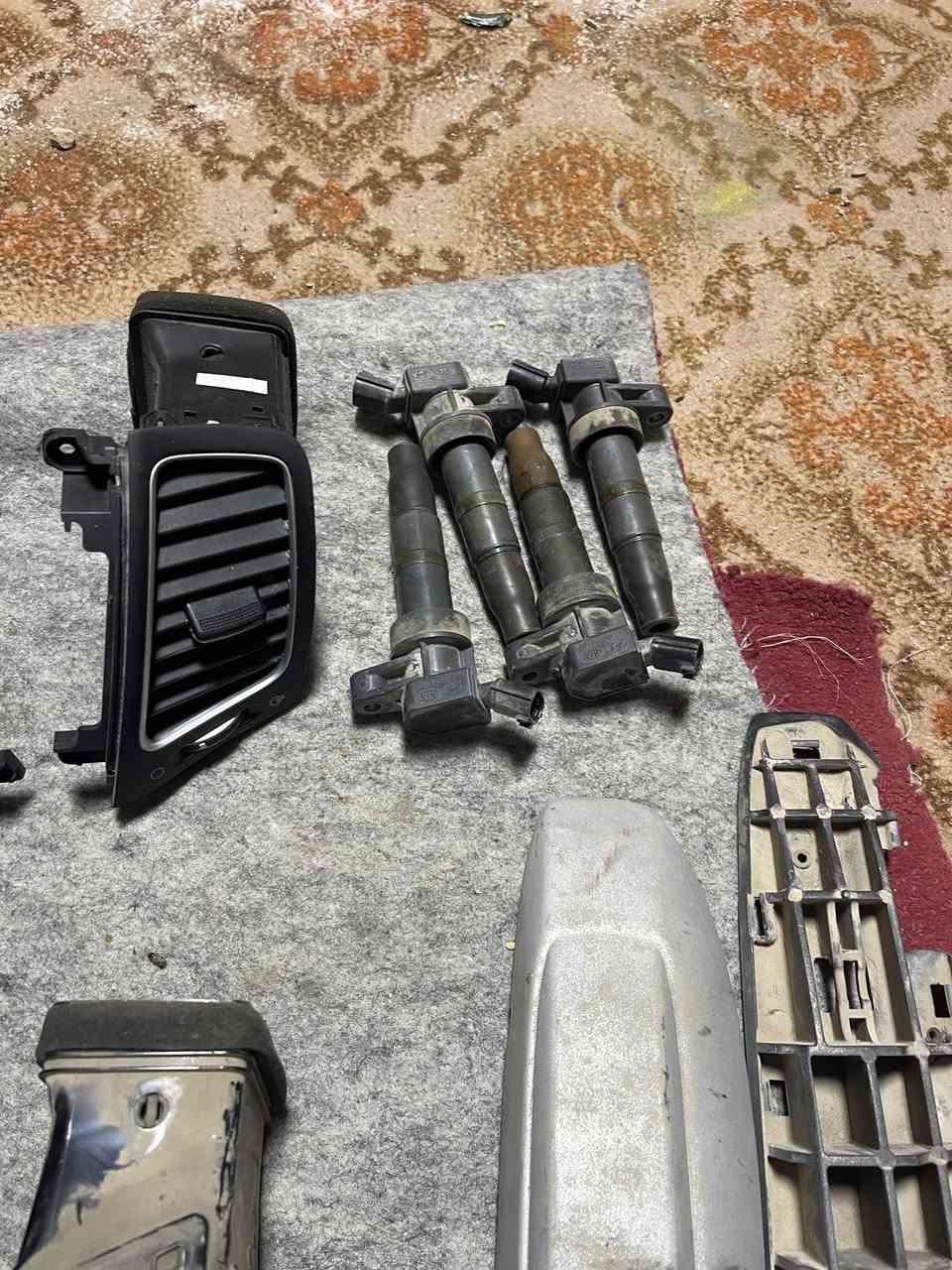 السلام عليكم ورحمة الله وبركاته رمضان كريم عليكم جميعاً 
من رخصت الادمن المحترم
عندي ادوات سورنتو موديل 12 مثل ما موضح بل صور السعر قيم وخذ 
موبايل *********** العنوان كربلاء
