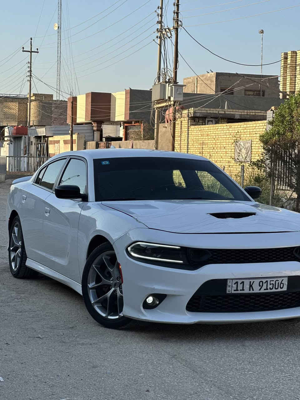 مراوس او بيع حسب القناعه
دخول جديد دوج جارجر امريكيgt.
 الموديل .2023 اصل 

             (الاصدار الاخيرررر)

              اللون . ابيض

المسافة المقطوعة78 km فقط وضع الوكالة
حجم المحرك 3600

(حادث السيارة خفيف جدا بدون ايرباك صور الحادث مرفقه مع المنشور.)
مواصفات السيارة ..
-كامرة خلفية دوارة HD
-لايتات زنون وكالة
-تشغيل عن بعد 
-كشنات حضن مع تحكم كهرباء
-حساس خلفي
- بلوجكترات زنون لد امامي 
-شاشة كبيره مع نضام GPS
-مري جانبية هيتر مع عاكس الضوء
-نضام USB- كامل 
-تبريد قطعتين
-بصمة ابواب 
رقم بغداد ب اسمي شخصيا
السعر.270 وبيها مجال
مكان السيارة بابل. 

اي استفسار الاتصال. متوفر واتساب 

*********** واتساب
 ***********
