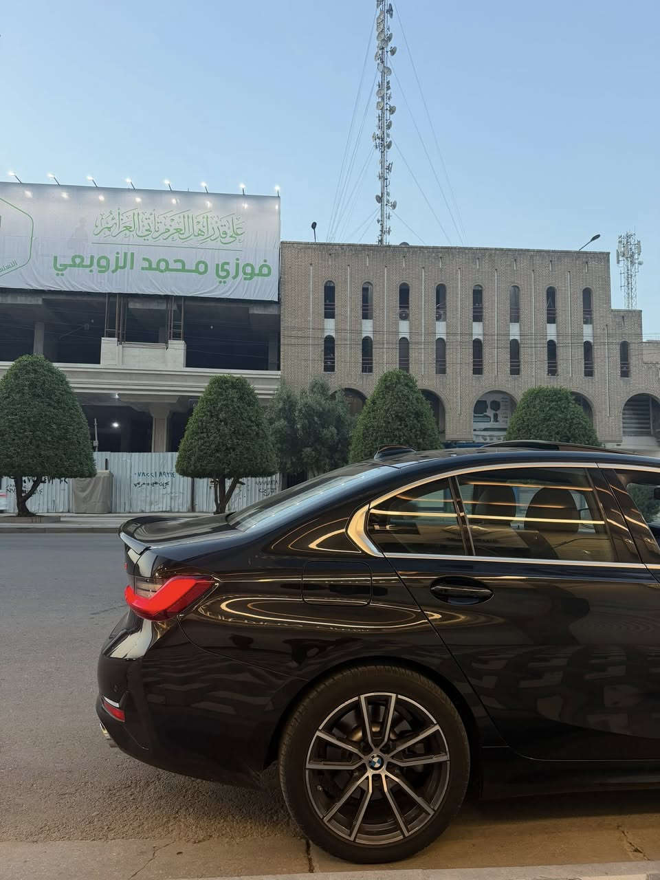 سلام عليكم
الحلوه للبيع 
BMW 330i 
2021
سيارة تشغلها وتطلع لاربيل
ماشيه 50 كيلو 
مواصفات فول الفول 
فتحه
كامره خلفيه 
تدفئة ستيرن ومقاعد وتبريد 
اضائة داخليه led 
عليها كت كامل 
وباقي موصفات البي ام المعروفه
كير ومكينه مكفول 
حادثها موضح بالصور
لغد وشاصي مكفول 
السعر 25 الف بيها مجال 
***********
