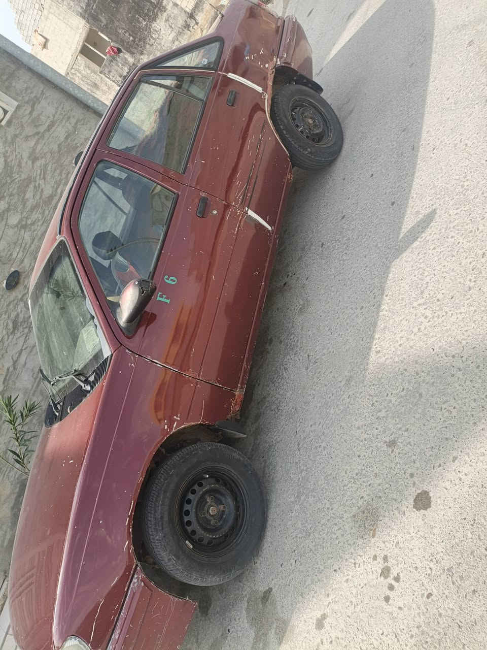 السلام عليكم
للبيع دايو لمنس 1994 
رقم ديالئ سنويه نافذه تحويل ثاني يوم 
صدر امامي خلفي جديد 
كير ومكينه كفاله سياره حلوه مال بيت 
كهربائيات شغاله ..عنواني ديالى بلدروز السعر 16وبيها مجال قليل جداا ***********
