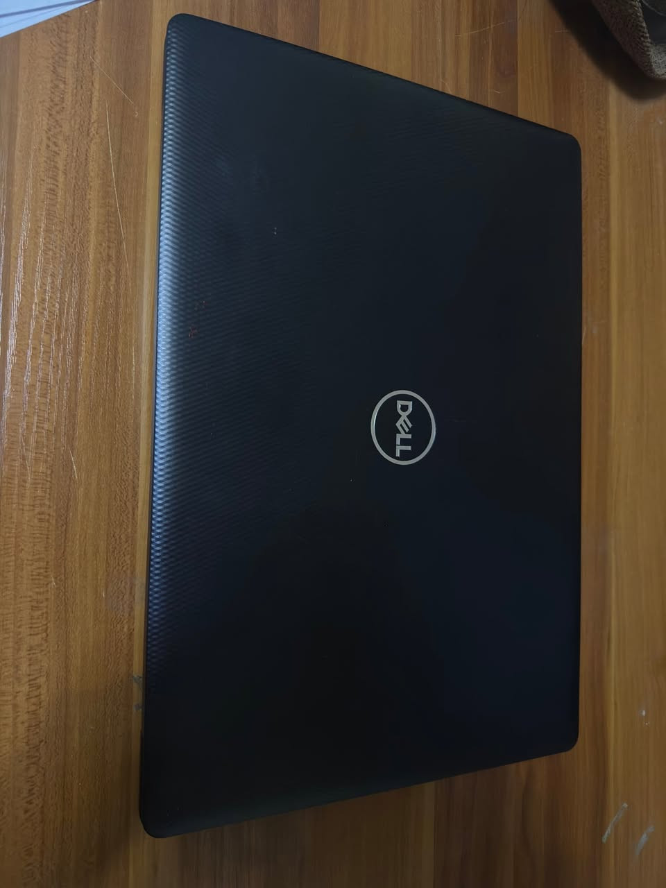 سلام عليكم ورحمة الله
لابتوب  3593 Dell inspiron
نظافة 95% مع الشاحنة الأصلية
استخدام جدًا قليل 
مناسب لأعمال 3D والدراسة والتقارير   
تم تغير المعجون الحراري نوعية ممتازة يعني كامل بدون أي نواقص 
لابتوب عملي ومناسب للأستخدام اليومي
مواصفات
-------------
المعالج : intel core i5 10th G
الرام : 4x2Drr4
HDD 1T
SSD 128GB
كرت الشاشة منفصل :MX 230 2G 
الشاشة : 15.6 (full HD 1920x1080)
المنافذ 2× USB 3.1 Gen 1
1× USB 2.0
1× HDMI 1.4b port
1× SD-card slot, 1× Headphone/Microphone combo jack, Ethernet port

_______________________
السعر 450 ألف دينار وبي مجال 
المكان : النجف الأشرف حي الفرات 
الرقم : ***********
