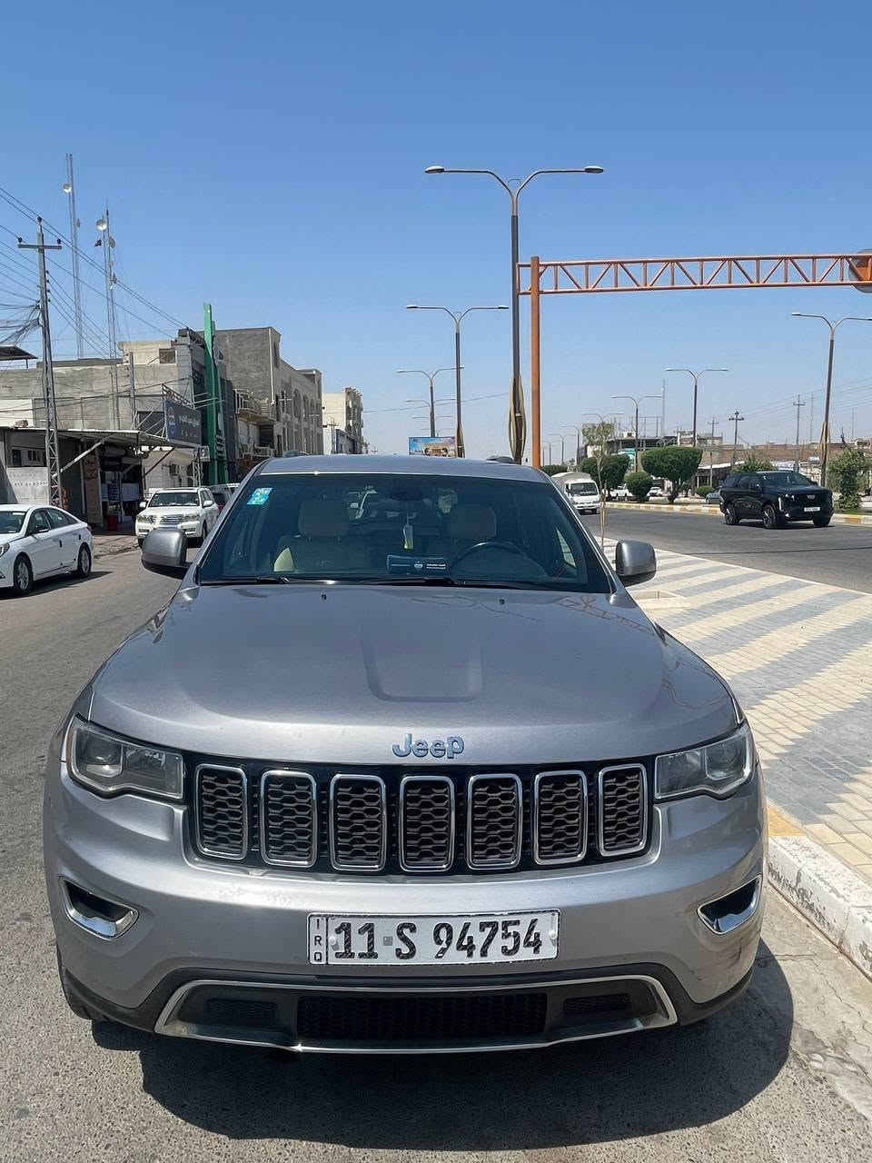 السلام عليكم
لبيع فقط جيب 2021 وارد امريكي حادث بمريكه بنيد وجاملق بدون دواخل ولباقي مكفول سياره علئ وضع الشركه
1ماشيه 70الف كيلو متر
2تشغيل بصمه
3بصمت ابواب
4اشاير ترحيب
5حساسات خلفيه وتوقف ذاتي
6كامره خلفيه
7سياره كير محرك خير من الله مكفول
8تبريد علئ وضع الشركه 
9سياره مدوشمه دوشمه كامله جديده +ارضيات
10برده خلفيه 11سياره قبل سبوع بدلت تايرات شركه زوج تاير جديد  مكان السياره الفلوجه
ارقام سياره بغداد السعر 225$ بيه مجال  
الاتصال واتساب ***********
هاتف ‏‪***********‬‏
