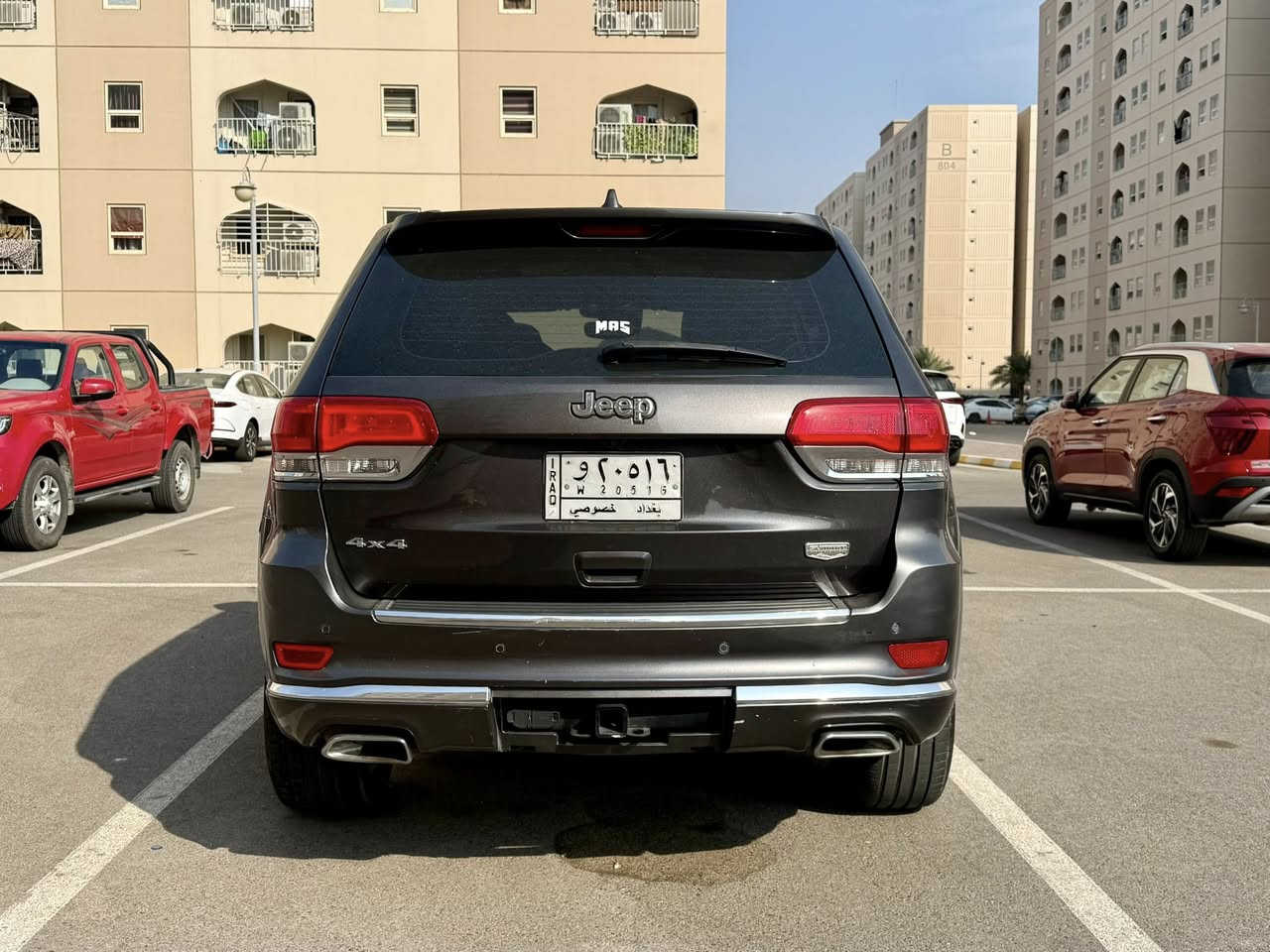 للبيع جيب جراند شيروكي سومت 2018 🚙
محرك 6 سلندر – فل مواصفات – أعلى فئة Summit

السيارة نظيفة جدًا واستعمال شخصي، سياره كلين بدون حادث هنا صار بيه بارد باب السايق / والباب الخلفي جهة صدر 
🔧 التفاصيل:
 • موديل 2018
 • سومت فل مواصفات
 • محرك 6 سلندر 3.6
 • قير أوتوماتيك 8 سرعات
 • دفع رباعي 4×4
 • اللون: (رمادي)
 • الممشى: (120,000)

✨ المواصفات:
 • مقاعد جلد فخم
 • تدفئة وتبريد بالمقاعد الأمامية
 • شاشة كبيرة + ملاحة
 • نظام صوت راقي
 • فتحة سقف بانوراما
 • رادار + نقطة عمياء
 • كروز كنترول ذكي
 • حساسات وكاميرات أمامية وخلفية
 • تعليق هوائي (رفع وخفض)
 • تشغيل بصمة + زر ستارت

🚗 السيارة جاهزة للفحص بأي مكان

📞 للجادين فقط
اتصال / واتساب: (***********)
