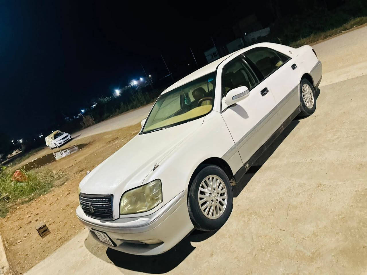 سلام للبيع تيوتا كراون (ملكه) كارتون
موديل 2000
رقم بغداد دولي مميز 
كفاله عامه من كلشي
كرستال
فيفيتي 2500
محورها غاز  غاز 
تحويره نجف فوك وجوه 
دشبول عارف العيساوي 
تحويرت فاضل عيدان
تبريد ثلج
شاشه 
اشاير مري 
شفط مري 
هيتر مري 
 برده خلفيه 
حجر بيئه 
ويل حصيره
السعر 155 وبيها مجال للطيبين 
رقم الهاتف ***********
